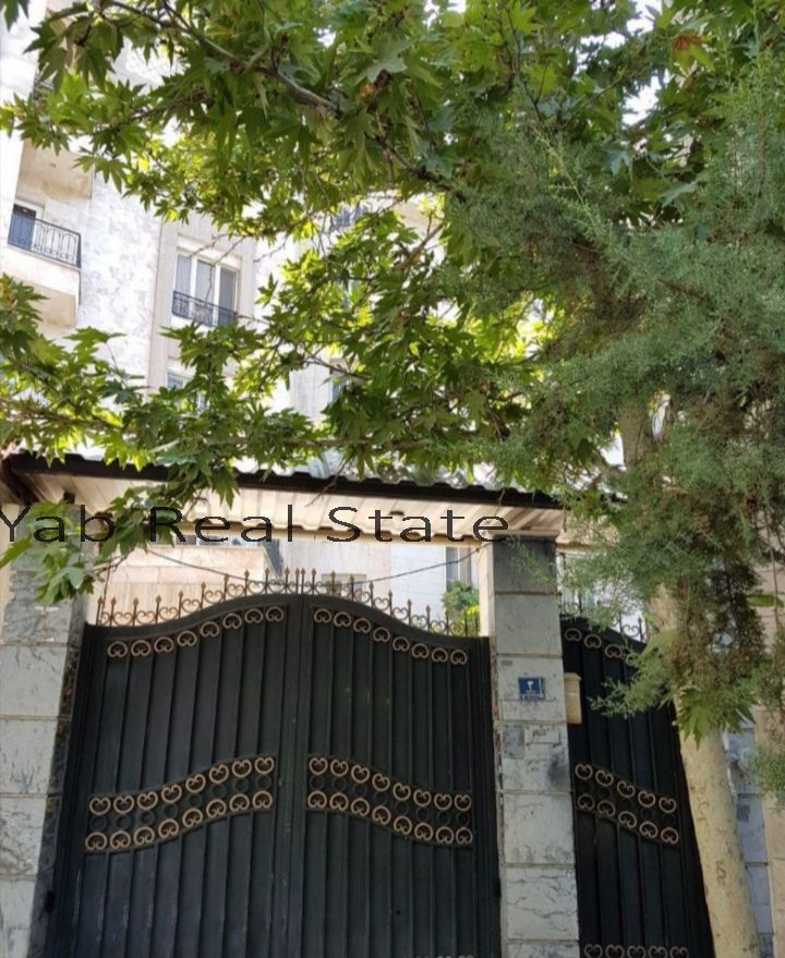 فروش قطعه ۲۴۰ متری در ولیعصر